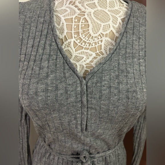 JULIA JORDAN Long Sleeve Sweater Knit Dress - Gray - SOLD OUT ONLINE - Picture 4 of 14